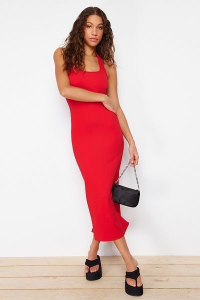 Trendyol Collection Rotes tailliertes Maxi-Bleistiftkleid mit quadratischem Kragen und geripptem flexiblem Strick TWOSS24EL00590