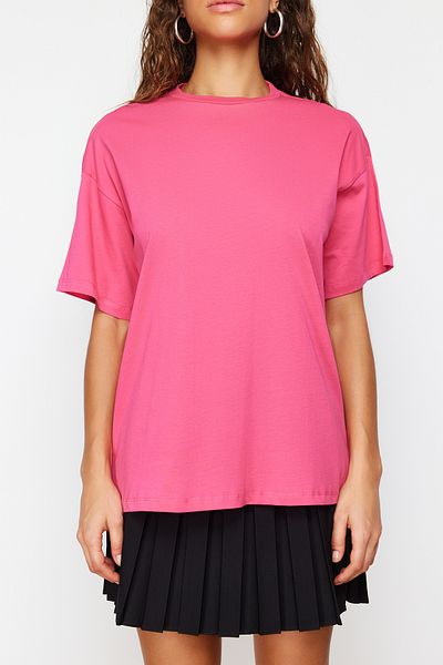 Trendyol Collection Fuchsia Wide Fit T-Shirt aus 100 % Baumwolle mit Rundhalsausschnitt – TWOSS20TS0134
