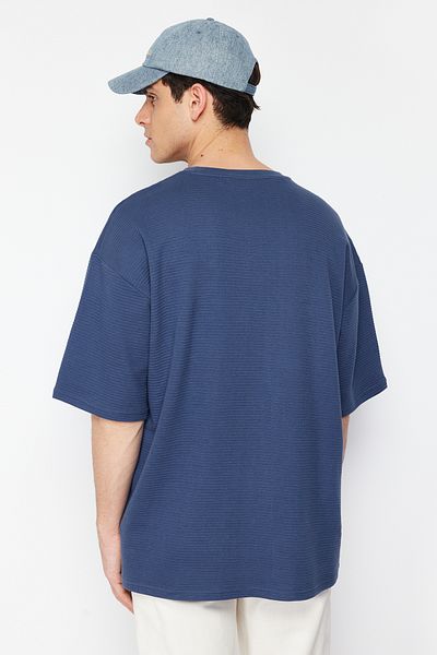 Trendyol Collection Limitált kiadású Indigo Oversize 100% pamut címkézett texturált Basic vastag póló TMNSS23TS00069