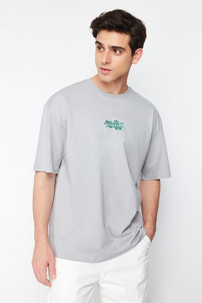Trendyol Collection Γκρι μπλουζάκι με λαιμόκοψη με λαιμόκοψη με λουλούδια 100% βαμβάκι TMNSS24TS00010