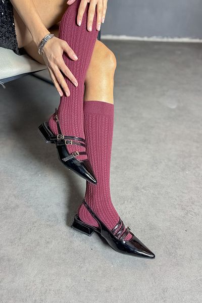 İmerShoes Ежедневни дамски черни лачени обувки с остър връх и регулируем колан, гол и нисък ток, 455
