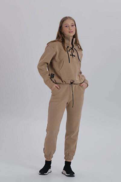 DAVID&GERENZO Σετ αθλητική φόρμα μπεζ με δαντέλα με λεπτομέρεια με ραβδώσεις