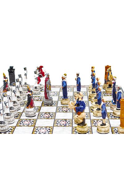 GGS GrandGiftStore Ottoman and Crusaders Chess Set and Chessboard
