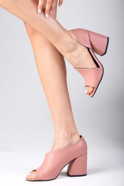 Mio Gusto Eva Powder Heeled Shoes