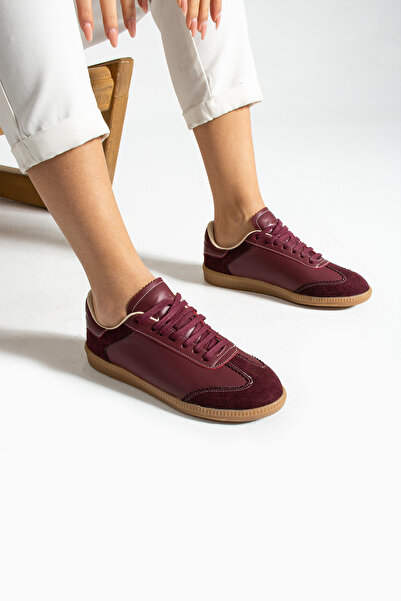 Yula Fashion Shoes حذاء رياضي نسائي كاجوال برباط من جلد الغزال باللون العنابي...