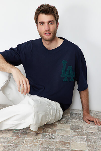 Trendyol Collection Navy Embroidered Oversize T-Shirt - 100% Cotton, Süzene City TMNSS22TS2268