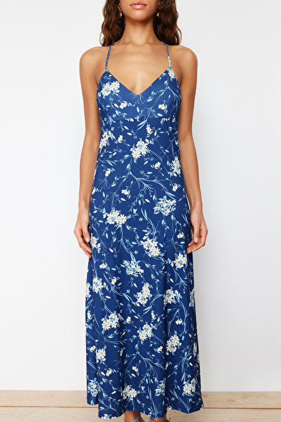Trendyol Collection Pöttyös sötétkék virágmintás maxi ruha - állítható pánttal, A-vonalú TWOSS24EL00582