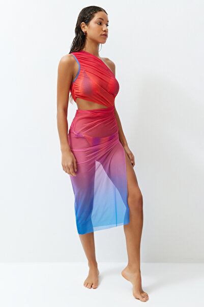 Trendyol Collection Plážové šaty s přechodovým vzorem, vypasované, maxi pletené s výstřihem/okenní síťovinou na jedno rameno TBESS24EL00071