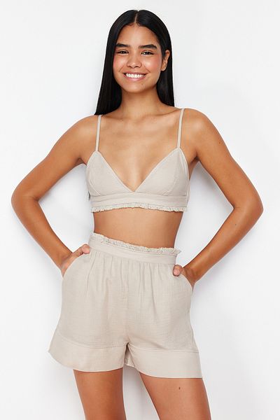 Trendyol Collection Bézs muszlin pizsama szett - 100% pamut, bojtrészlet, kötélpántos rövidnadrág THMSS24PT00076