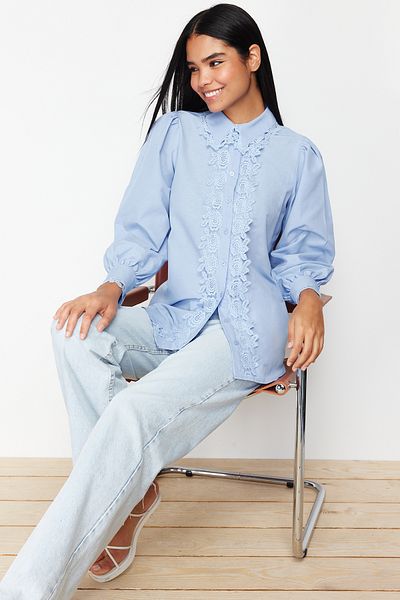 Trendyol Modest Cămașă din bumbac cu broderie din dantelă albastră TCTSS24TG00022