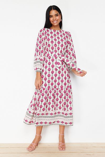 Trendyol Modest Gewebtes Kleid in Leinenoptik mit ethnischem Muster in Fuchsia TCTSS24EB00062