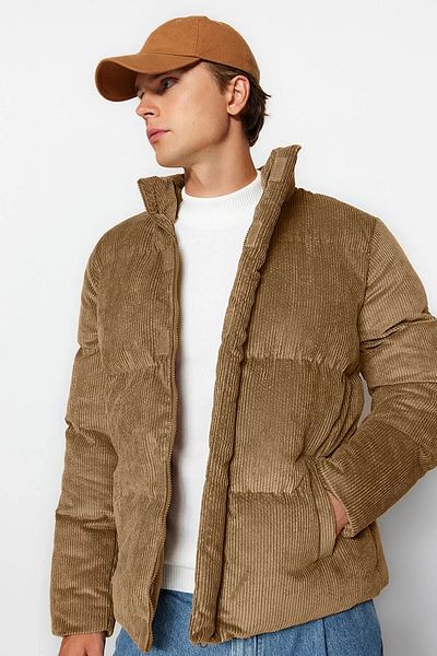 Trendyol Collection Pufferjacke aus Cord – Stehkragen, normale Passform TMNAW22MO0182