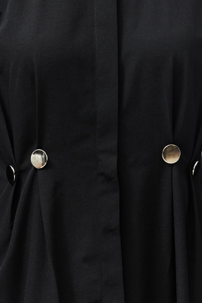 Trendyol Modest Černé tkané košilové šaty s detailem příslušenství v pase TCTSS24EB00142