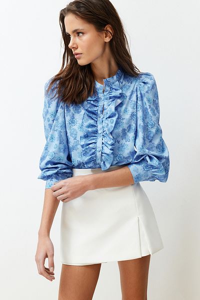 Trendyol Collection Blaues Chiffonhemd mit Stehkragen und Rüschen und Blumenmuster TWOAW22GO0117