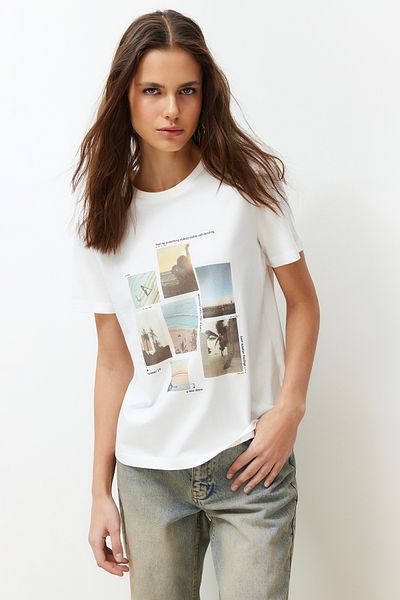 Trendyol Collection Ecru 100% bavlna na šířku s potiskem Regular/Regular Fit Pletené tričko s krátkým rukávem TWOSS24TS00062