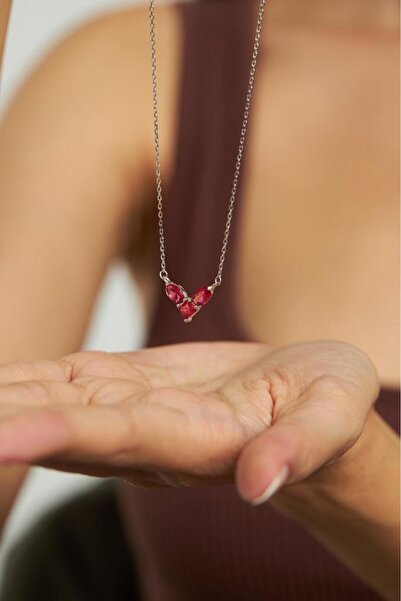 Roza Silver Yakut Taşlı Rodyum 3 Taşlı Kalp Gümüş Kolye