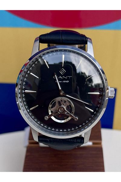 Gant G153001 Stylish Men's Wrist Watch with Series Number Leather Cord