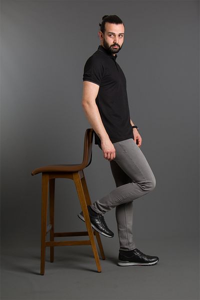 ZEKİ ÖZER Ανδρικό μπλουζάκι με λαιμόκοψη σε μαύρο Basic Polo