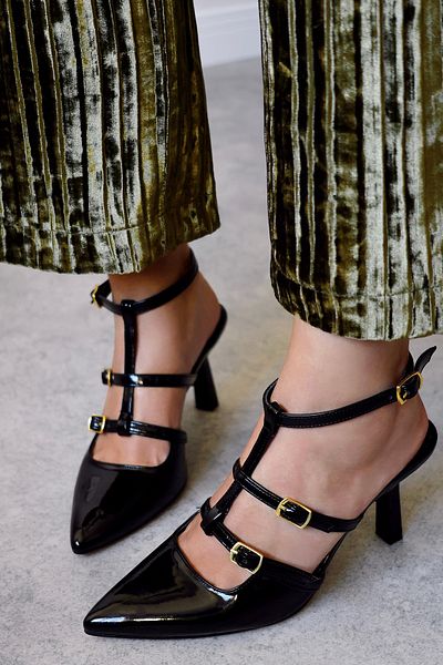 POLKA STORE Choice Stripe Detailed Removable Tape Apparatus Patent Leather Black Pointed Toe Heeled Women's Shoes