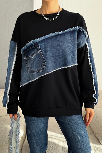 Laluvia Schwarzes, asymmetrisches Sweatshirt mit Denim-Detail