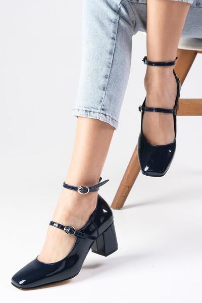 Mio Gusto Sötétkék színű lakkbőr, tompa orrú sarkú női cipő