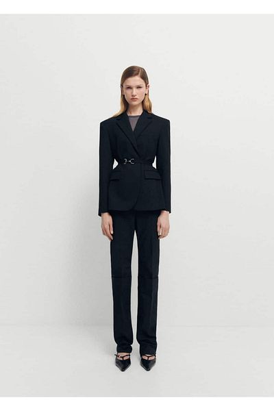MANGO Woman Geformte Blazerjacke mit Gürtel