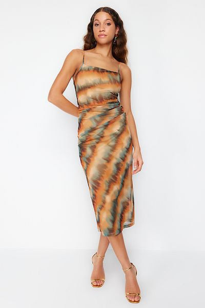 Trendyol Collection Mehrfarbiges, mit Farbverlaufsmuster gefüttertes, gestricktes Tüll-Abendkleid TPRSS24EL00011