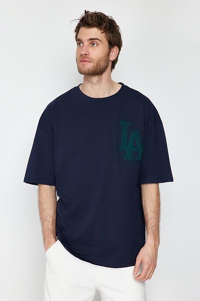 Trendyol Collection Námořnické vyšívané oversize tričko – 100% bavlna, Süzene City TMNSS22TS2268