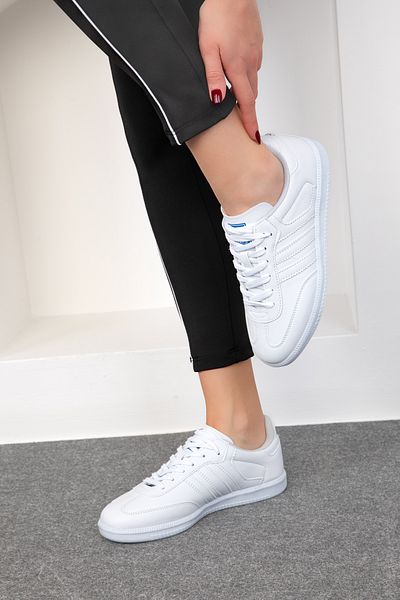 SOHO White Unisex Sneaker 18880