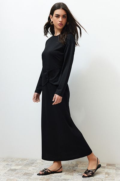 Trendyol Modest Μαύρο ίσιο πλεκτό φόρεμα με λεπτομέρεια μέσης TCTSS24EB00060