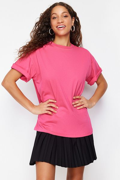 Trendyol Collection Fuchsia Wide Fit T-Shirt aus 100 % Baumwolle mit Rundhalsausschnitt – TWOSS20TS0134