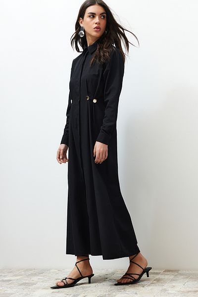 Trendyol Modest Černé tkané košilové šaty s detailem příslušenství v pase TCTSS24EB00142