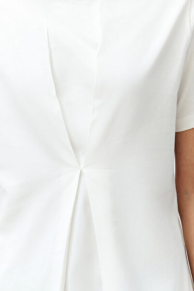 Kolekcia Trendyol Ecru predný detail plisovaný detail Regular/Normal Fit Crew Neck Pletená blúzka TWOSS24BZ00302