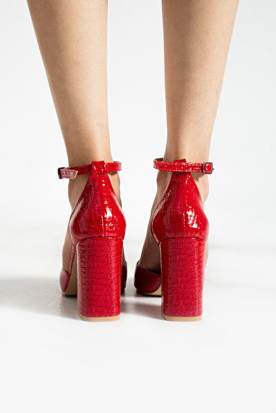 La Limar 8,5 cm kırmızı yılan derisı desenli kalın topuk  stiletto topuklu ayakkabı