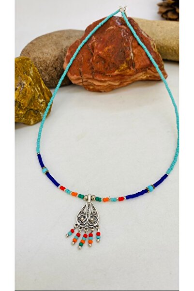 Porsuk Alternatif قلادة نسائية مصنوعة يدويًا من الخرز الرملي مع جهاز نحاسي