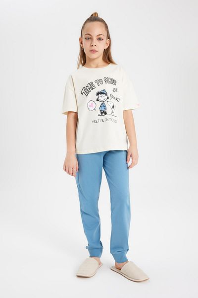 DeFacto Snoopy Pajamas Set for Girls - Crew Neck, Short Sleeve, Top and Long Bottom C1965A824Sp