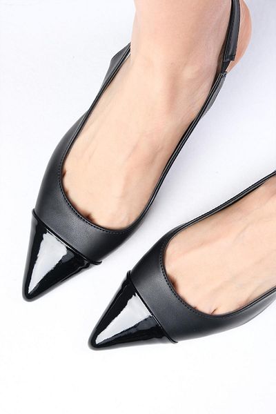 Mio Gusto Natalie Black Color Pointed Toe Open Back Thick Heeled Shoes