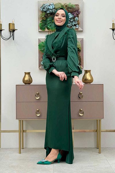 Bym Fashion Σατέν Βραδινό Φόρεμα με Αξεσουάρ Ζώνης Τρένο με Φτερό 3869 Emerald