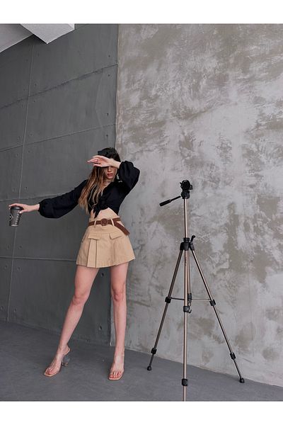 Fav Style Γυναικεία Μίνι Κοντή Φούστα Μπεζ με πλισέ ζώνη
