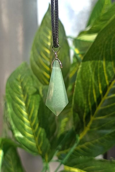 TAUS STONE Aventurine Stone Pandula Pendant (with Leather Rope as a Gift)