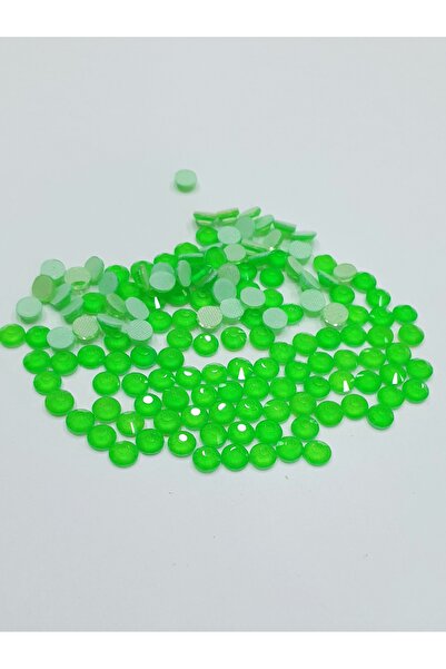 CRYSTALSHOP Неонов камък - Ss20 зелен (50 гр. - 750 г. сл. Хр.)