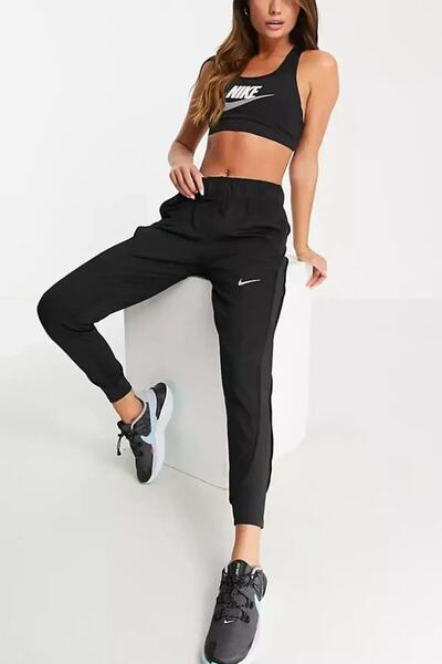 Nike Therma-FIT Essential Dar Kesim Kadın Spor Eşofman Altı