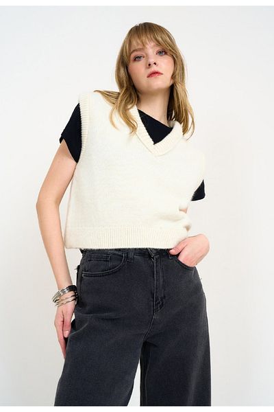 fujya WOMEN'S V-NECK SWEATER