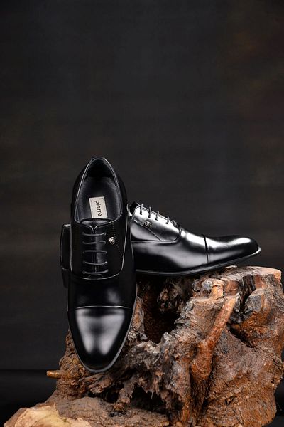 Pierre Cardin Costum de mire și pantofi de costum pentru bărbați de mărime mare Model care oferă soliditate și eleganță împreună