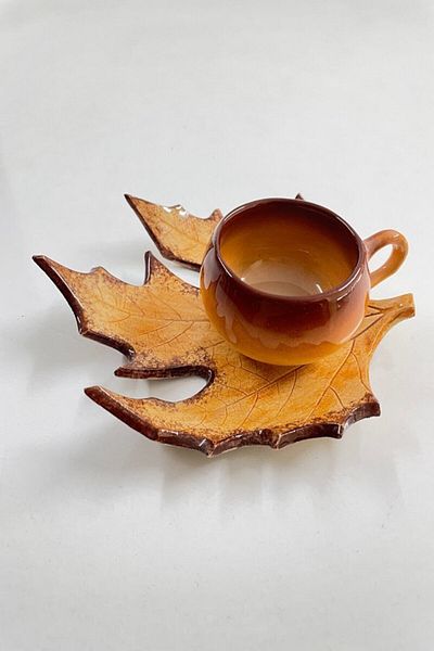 Artistic Quality Decorative Plane Leaf Figured, Coffee Colored Tea Coffee Cup Set for 1 Person