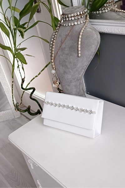 LA CALZATURE White Leather Shuttle Waterway Stoned Cornered Covered Box Eveni...