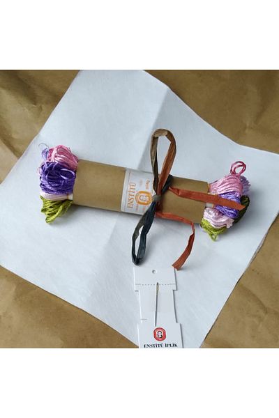 Enstitü İplik Spring Flower Set with Adhesive Insert that Melt in Water