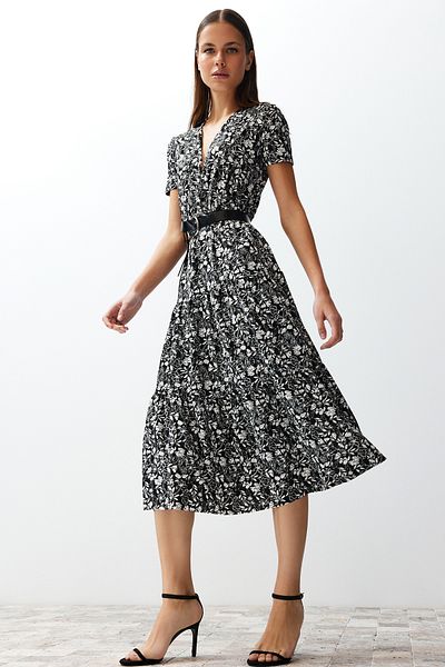 Trendyol Collection Rochie skater cu nervuri flexibile la dublu - Floral negru TWOSS24EL00417