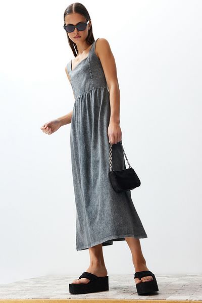 Trendyol Collection Antracit antik korcsolyázó szögletes gallér, nulla ujjú, kötött maxi ruha TWOSS24EL00586