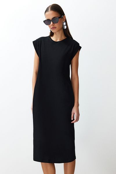 Trendyol Collection Schwarzes, schlichtes T-Shirt-Kleid aus 100 % Baumwolle, Etuikleid mit Mondärmeln und bequemem Schnitt, Midi-Midikleid TWOSS24EL00126